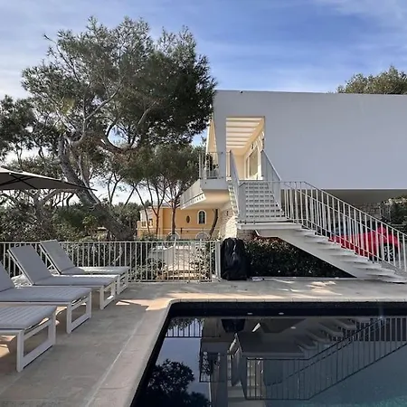 Cap D Contemporaine Pied Dans L Eau