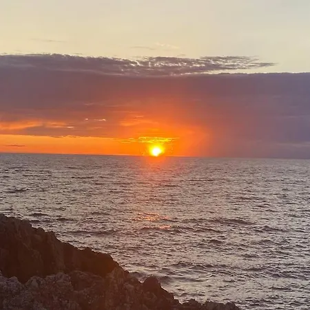 Cap D Contemporaine Pied Dans L Eau