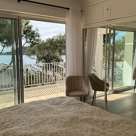 Cap D Contemporaine Pied Dans L Eau Villa