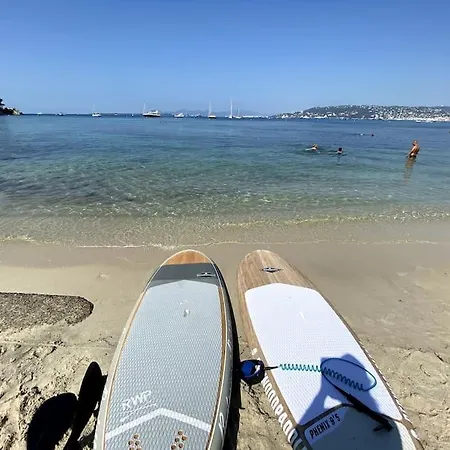 Cap D Contemporaine Pied Dans L Eau * 앙티브