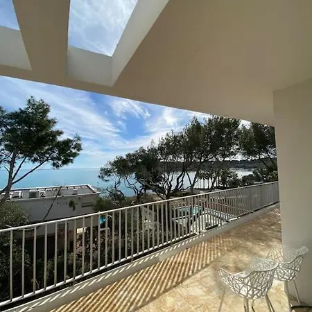 Cap D Contemporaine Pied Dans L Eau * 앙티브